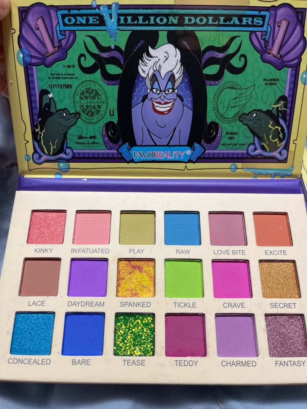 Eyeshadow Villian
3 separate pallets - Picture 7 of 7